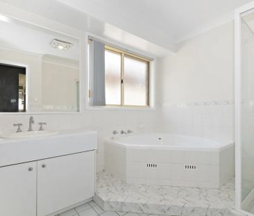 Three bedroom house - Photo 4