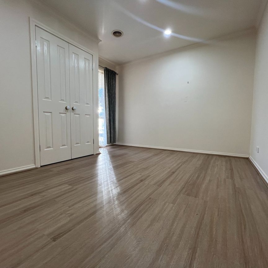 2 Bedroom unit in handy location - Photo 1