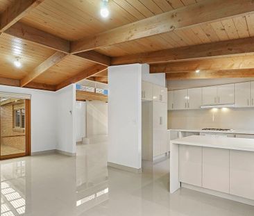 well-presented family home - Photo 3