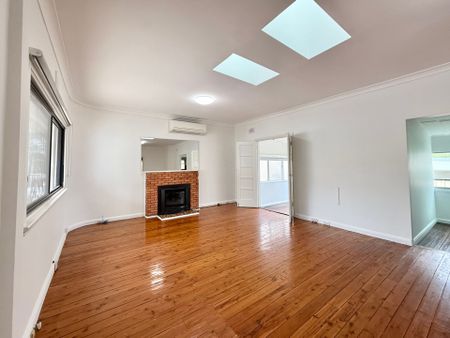 2 WEEKS FREE RENT - Photo 5