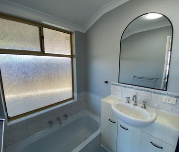 3 Newlyn Way, Coodanup, WA 6210 - Photo 5