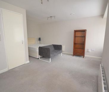 1 bedroom Flat To Let - Photo 5