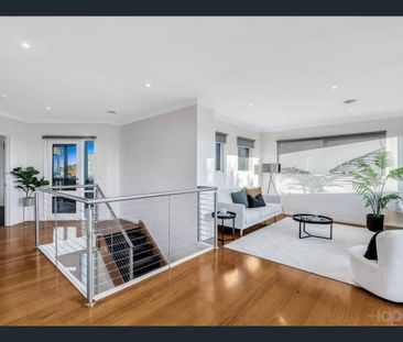 ENTERTAINER'S OASIS | WATER VIEWS | BAY VIEWS UNDER 300M TO THE SAND - Photo 4
