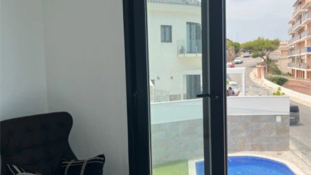 Casa adosada de alquiler en Carrer Azahar, 1, El Faro - Photo 2