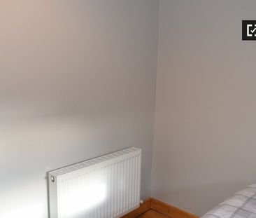 Room for rent in 4-bedroom apartment in Glasnevin, Dublin - Photo 4