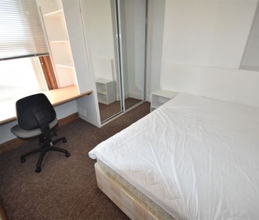 4 bedroom terraced house to rent - Photo 6