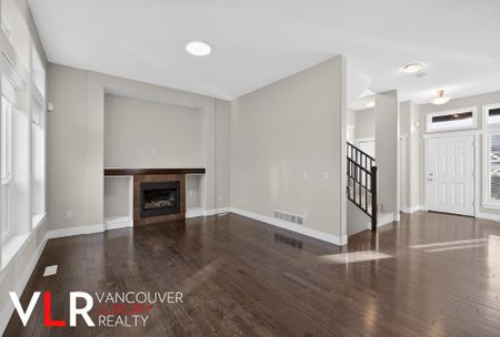 None in Surrey, BC - Photo 3