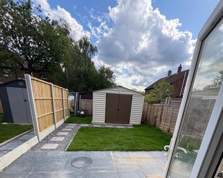 3 bedroom semi-detached house to rent - Photo 3