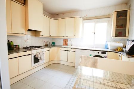 Gran Via de les Corts Catalanes, Barcelona, Catalonia 08015 - Photo 2