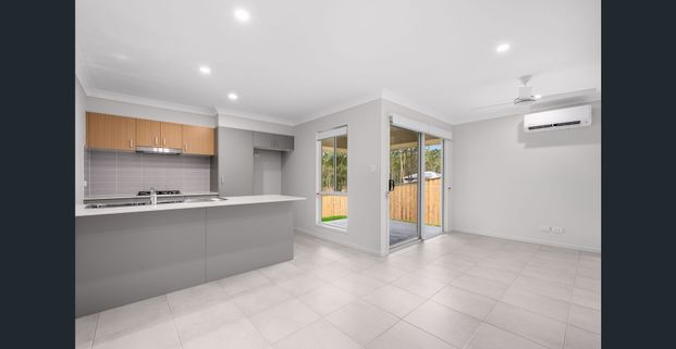 Near new modern 3 bedroom home - Photo 1