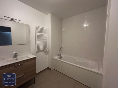 Location Appartement 4 pièces 80m² REIMS 51100 - Photo 4