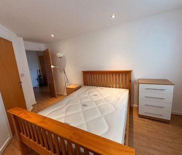 2 bedroom Flat To Let - Photo 4