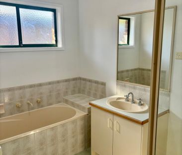 FOUR BEDROOM FAMILY HOME WITH SOLAR - Photo 5