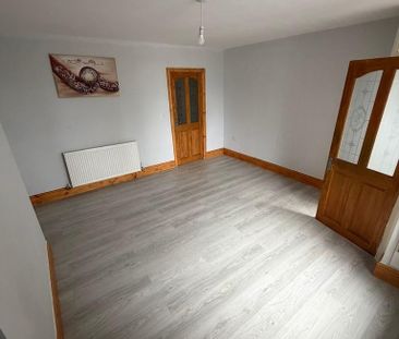 2 bedroom end of terrace house to rent - Photo 1
