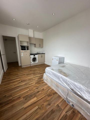 Studio to rent - Photo 2