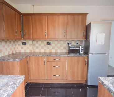 3 bedroom terraced house to rent - Photo 2