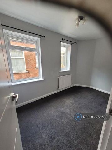 2 bedroom maisonette to rent - Photo 3
