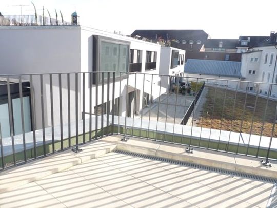 "Mitten im Stadtzentrum mit grosser Terrasse!" - Photo 1