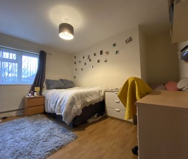 Maindy Road. Cathays - Photo 3