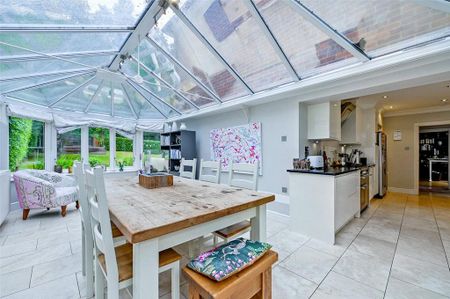 5 bedroom detached house to rent - Photo 3