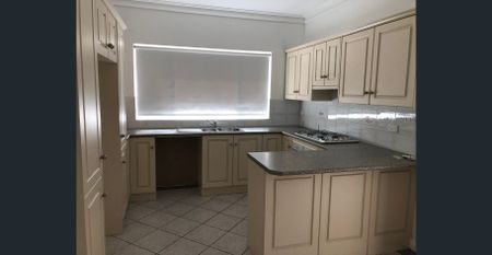 Three Bedroom Home - Photo 4