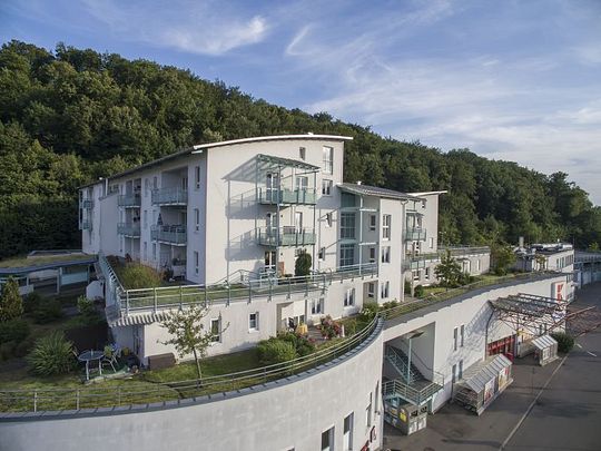 Seniorenwohnanlage - 2-Zimmerwohnung mit Loggia in Innenstadtlage - Photo 1