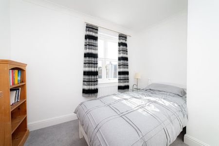 3 bedroom terraced house to rent - Photo 5
