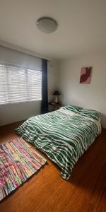 St Kilda East - Photo 4