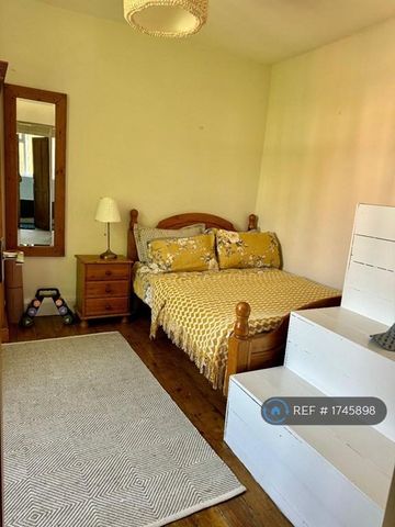 2 bedroom semi-detached house to rent - Photo 3