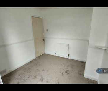2 bedroom end of terrace house to rent - Photo 4