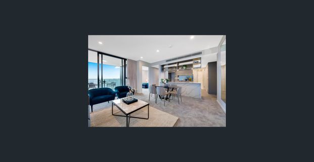 LUXURY 2 BEDROOM PENTHOUSE APARTMENT WITH NORTH FACING HARBOUR VIEWS - Photo 1