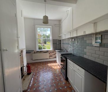 3 bedroom apartment to rent - Photo 4