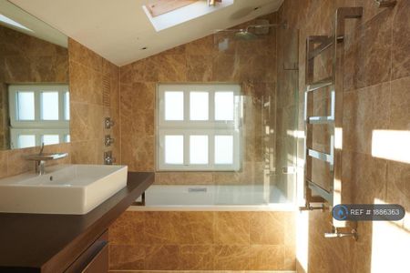 2 bedroom terraced house to rent - Photo 5