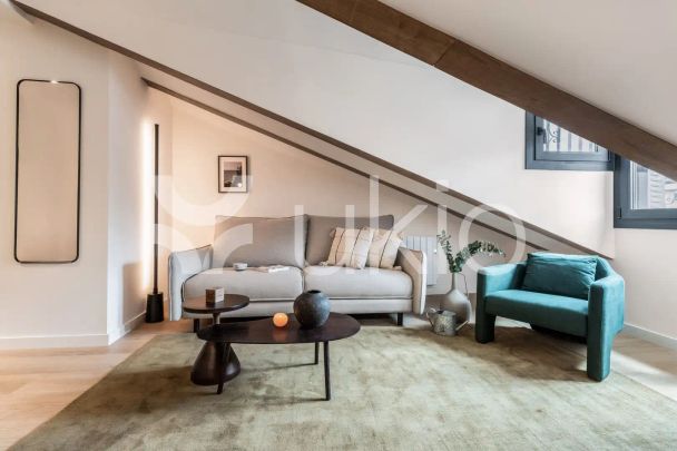 Apartamento de alquiler en Calle de la Cruz, Cortes - Huertas - Foto 1