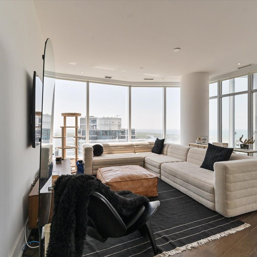 For Lease - 10 York Street Unit# 3810, Toronto, Ontario - Photo 1