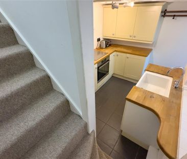 2 bedroom semi-detached house to rent - Photo 2