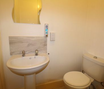 4 Whitehall Terrace, Lincoln, Lincolnshire, LN1 1PQ, United Kingdom - Photo 3