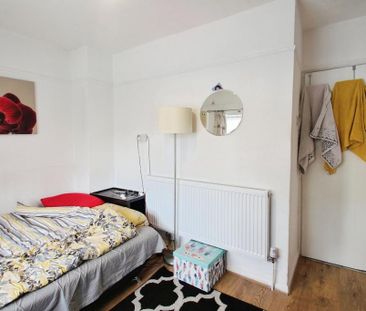 3 bedroom terraced house to rent - Photo 6