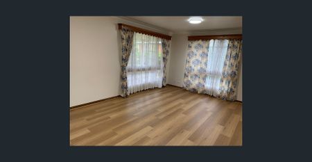 Walk to Hurstville Public School - Affordable rent for 3-bedroom villa in block of 4 - Photo 4