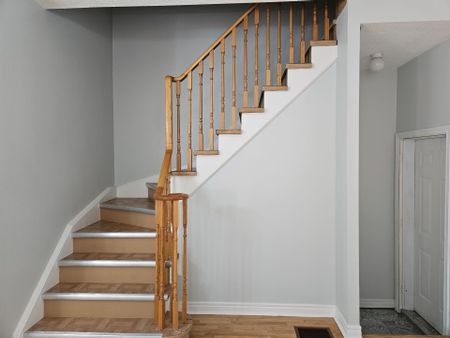 For Lease - 926 Ledbury Crescent, Mississauga, Ontario - Photo 3