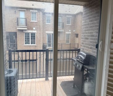 For Lease - 24 Windflower Way, Whitby, Ontario - Photo 5