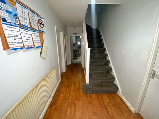 Room in a Shared House, Walsall Road, B42 - Photo 1