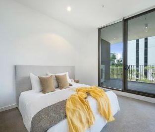 Stylish North-Facing Apartment in the Heart of Macquarie Park - Photo 1