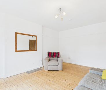 3 bedroom flat to rent - Photo 6