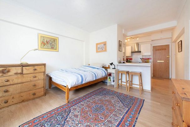 Studio to rent - Photo 1