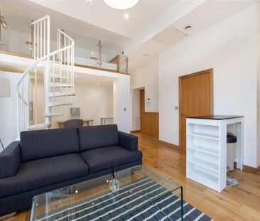 Studio to rent - Photo 1