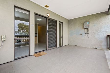 Modern 2-Bedroom Home in Fawkner - Photo 3