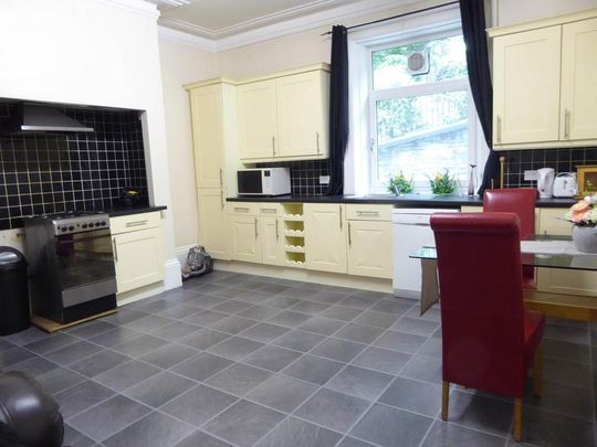 4 bedroom house to rent - Photo 1