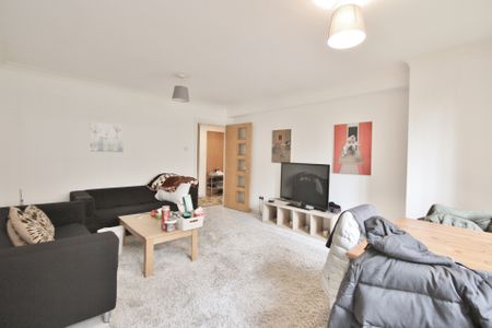 Regent House, Windsor Way, Hammersmith, London, W14 - Photo 3