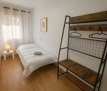 Calle del Doctor Fleming, Coslada, Community of Madrid 28821 - Photo 6